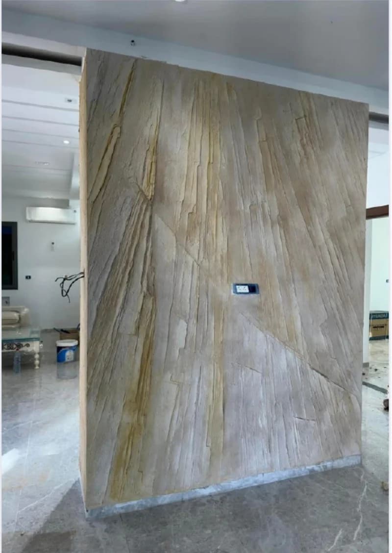 Cloison avec revêtement décoratif effet bois